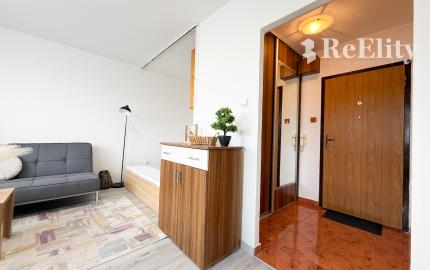REZERVOVANÝ! Zariadený 1 izbový byt, 27 m2, Martin - Ľadoveň