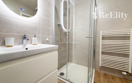 Na prenájom: Moderný 2-izbový byt s parkovacím miestom – Martin, Priekopa