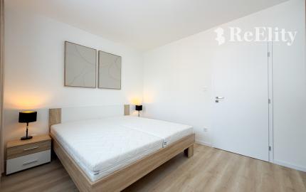 Na prenájom: Moderný 2-izbový byt s parkovacím miestom – Martin, Priekopa