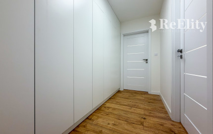 Nadštandardný 3-izbový byt po kompletnej rekonštrukcii (85 m²) s veľkým balkónom