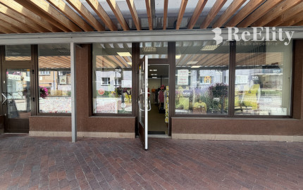 NA PRENÁJOM – Atraktívny obchodný priestor s veľkým výkladom (79 m²), Vrútky
