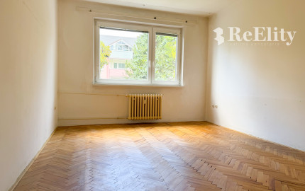*REZERVOVANÝ* 2 izbový byt s potenciálom, 58 m2, Martin - Sever
