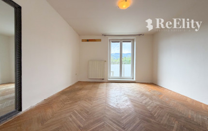 ZNÍŹENÁ CENA 3-izbový byt so záhradou, altánkom a garážou vo Vrútkach
