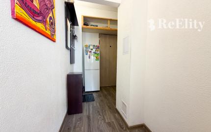 *REZERVOVANÝ* VEĽKOMETRÁŽNY 1-IZBOVÝ BYT S LOGGIOU V MARTINE – PODHÁJ | 42,66 m²