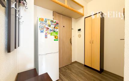 *REZERVOVANÝ* VEĽKOMETRÁŽNY 1-IZBOVÝ BYT S LOGGIOU V MARTINE – PODHÁJ | 42,66 m²