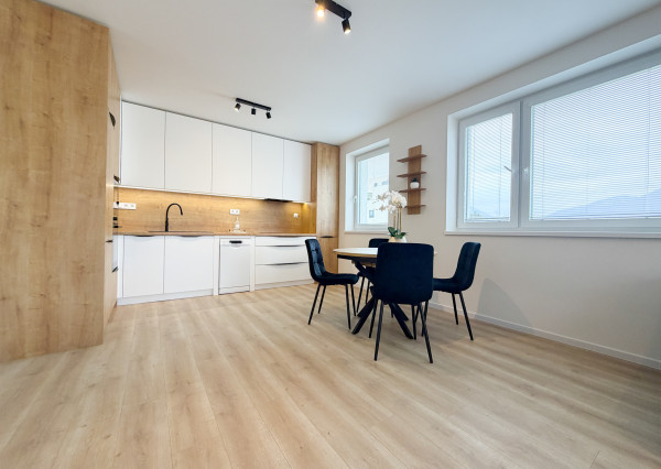 Na prenájom: Moderný 2-izbový byt s parkovacím miestom – Martin, Priekopa