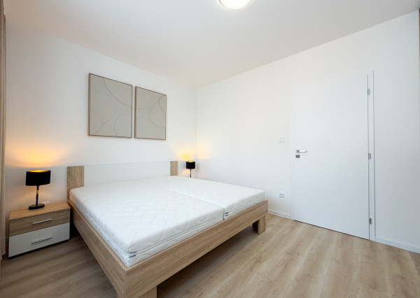 Na prenájom: Moderný 2-izbový byt s parkovacím miestom – Martin, Priekopa