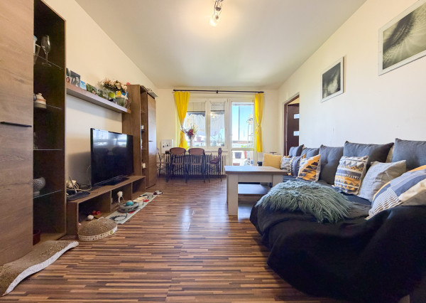 2 izbový byt s balkónom, 61 m2, Vrútky