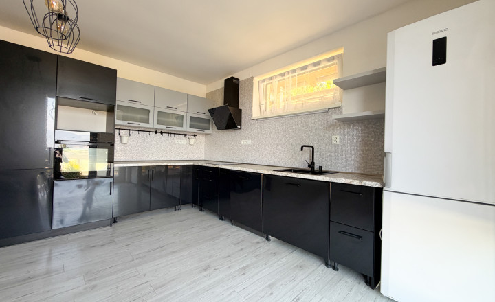 4-izbový bungalov s veľkým pozemkom a nádhernými výhľadmi – Necpaly - fotografia 10