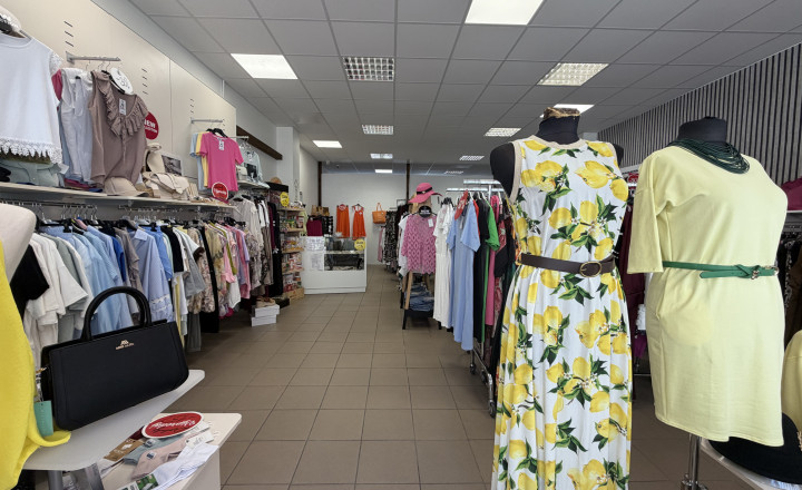 NA PRENÁJOM – Atraktívny obchodný priestor s veľkým výkladom (79 m²), Vrútky - fotografia 5