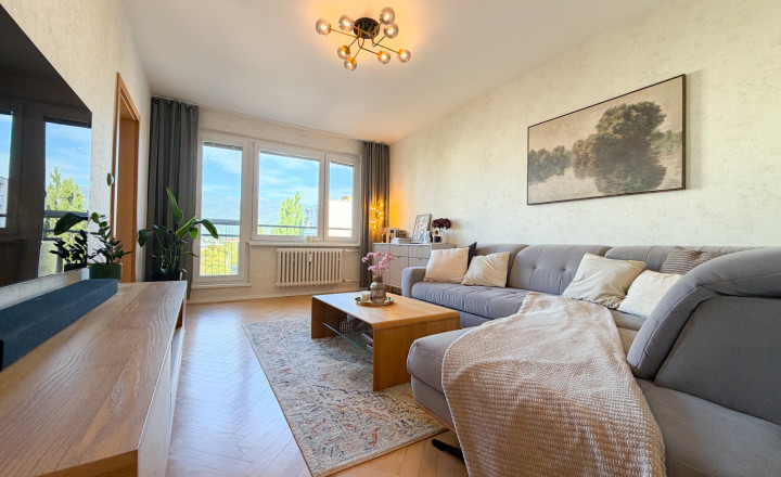 *REZERVOVANÉ* Luxusný 4-izbový byt po kompletnej rekonštrukcii v priamom centre Martina - fotografia 1