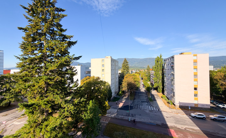 *REZERVOVANÉ* Luxusný 4-izbový byt po kompletnej rekonštrukcii v priamom centre Martina - fotografia 14